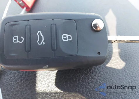 2015 Volkswagen Passat 1.8T Sport z USA, uszkodzony, nr VIN 1VWBT7A32FC014830